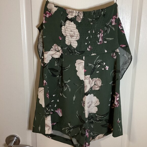 Dynamite Women's Sleeveless Strapless Green Floral Short Mini Romper Vacation - Picture 6 of 12